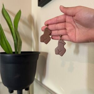 Curvy body Brown Abstract Earrings